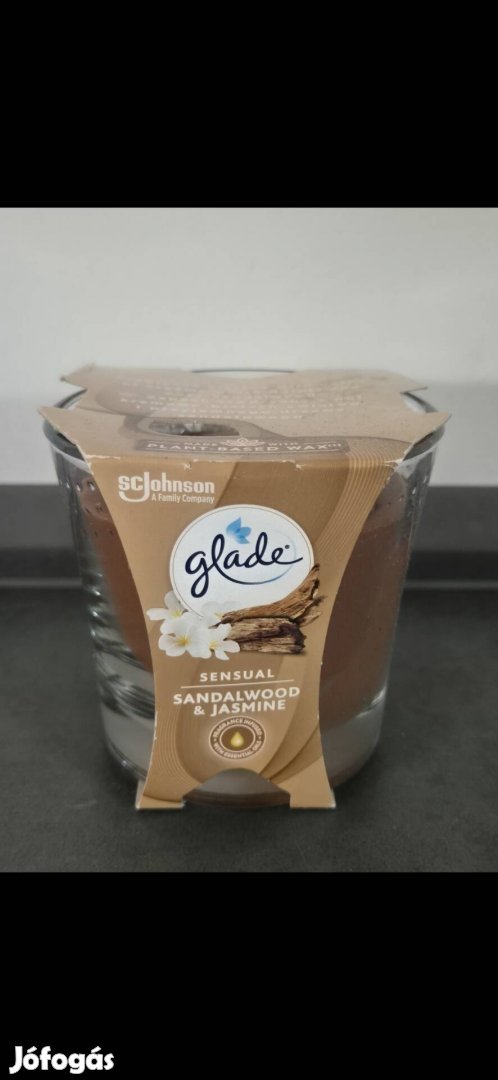 glade jázmin és szantálfa illatú gyertya