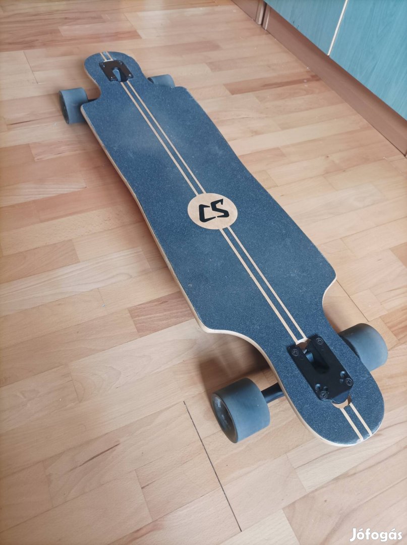gördeszka/longboard