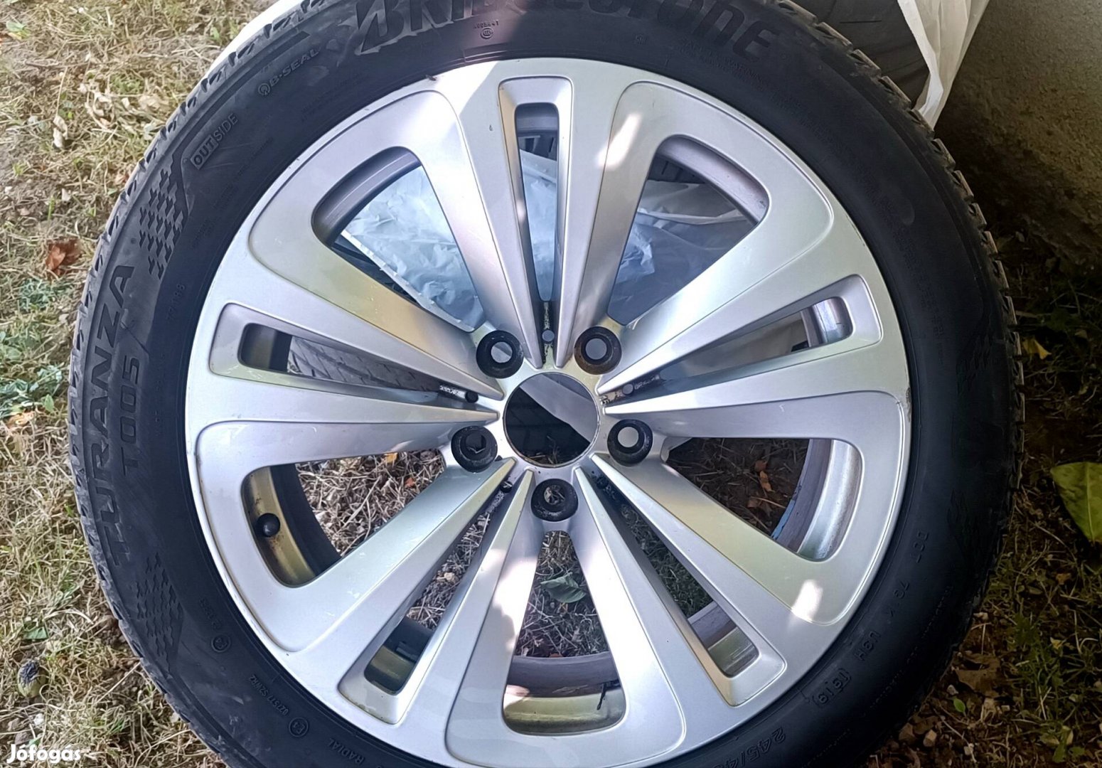 gyári BMW 18as alugarnitúra újszerű nyári bridgestone gumikkal