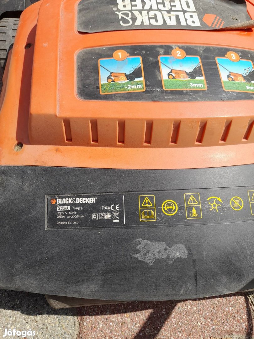 gyepszellőztető Black & Decker