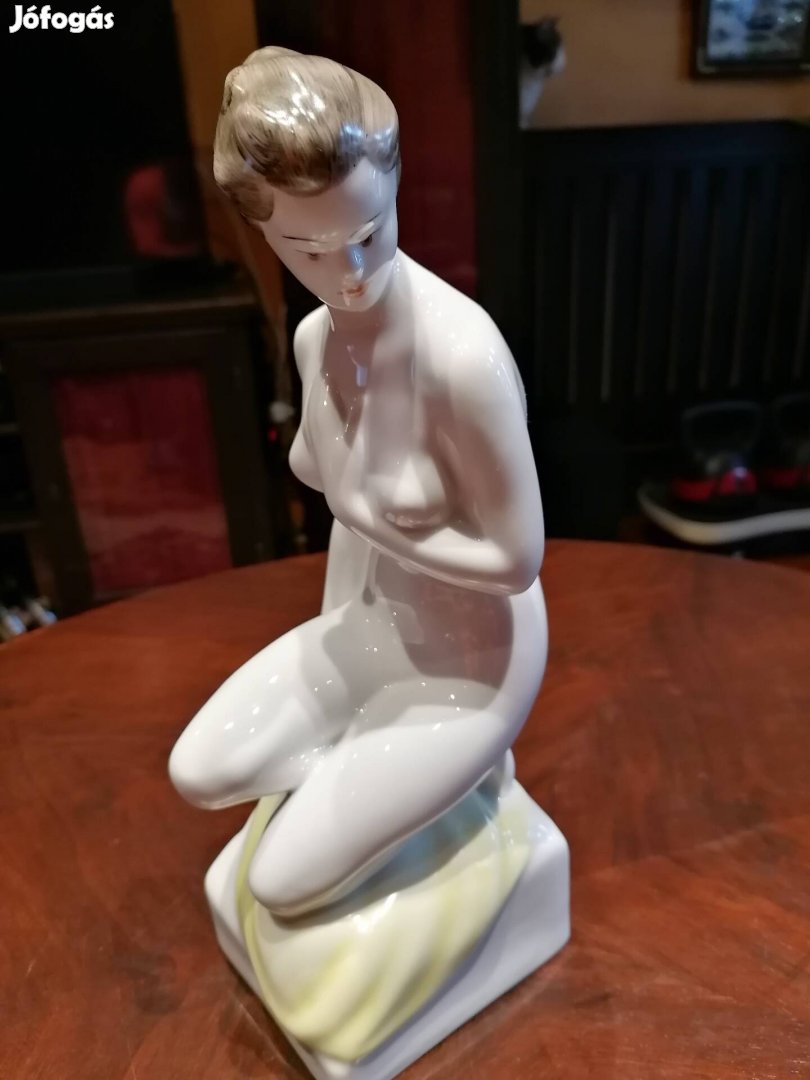 hollóházi porcelán női akt