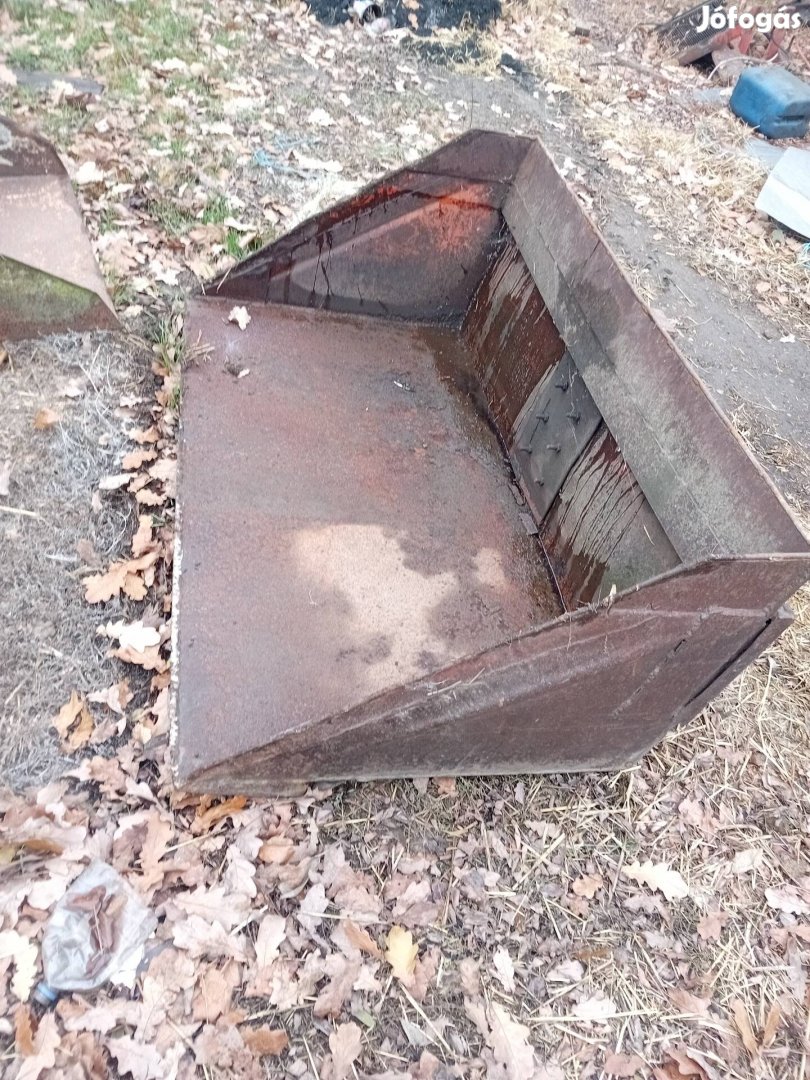 homlokrakodó kanál eladó 