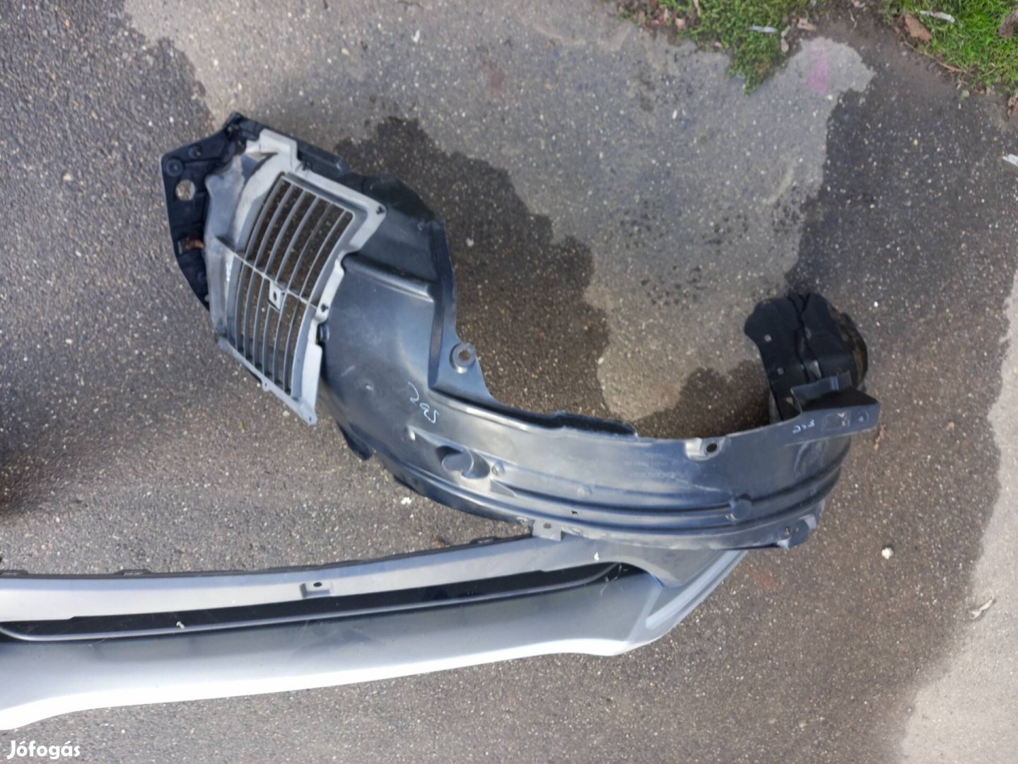 honda crv  első lökhárító alsó  rész 