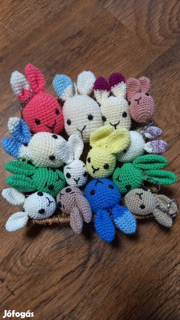 horgolt nyuszi kulcstartó