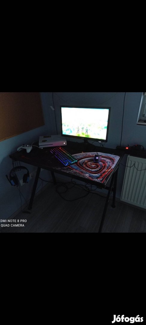huzaro gamer asztal