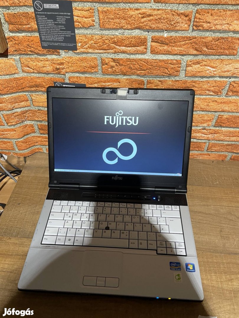 i7 es Fujitsu Lifebook S751
