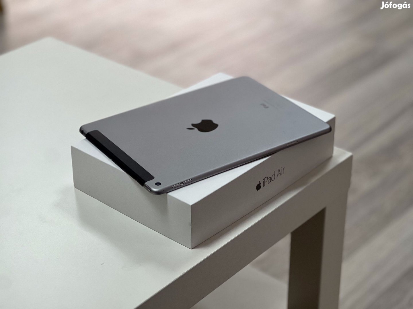 iPad Air 2th Generáció Space Gray CEL 32GB 2 Év Garanciával