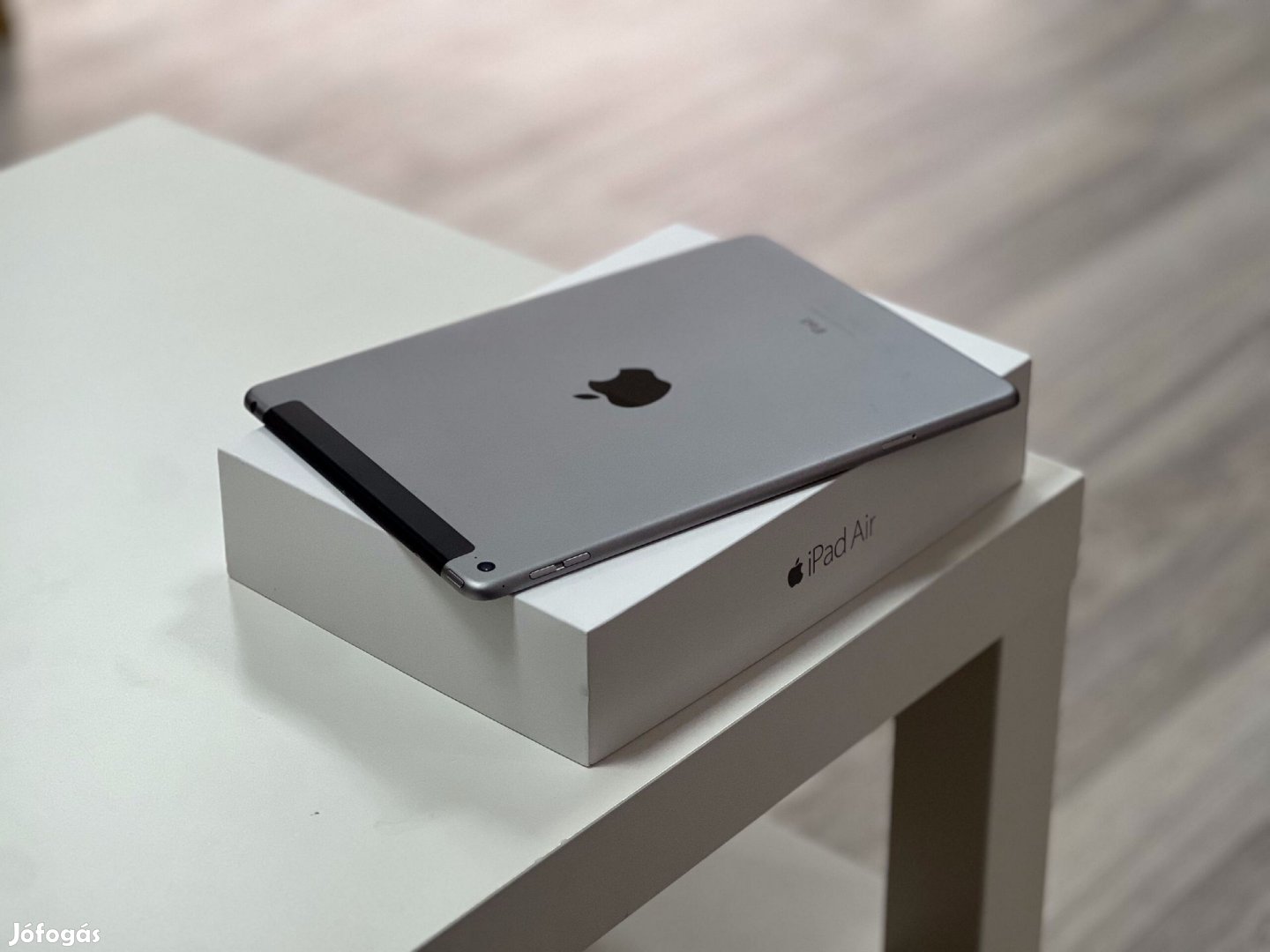 iPad Air 2th Generáció Space Gray CEL 32GB 2 Év Garanciával