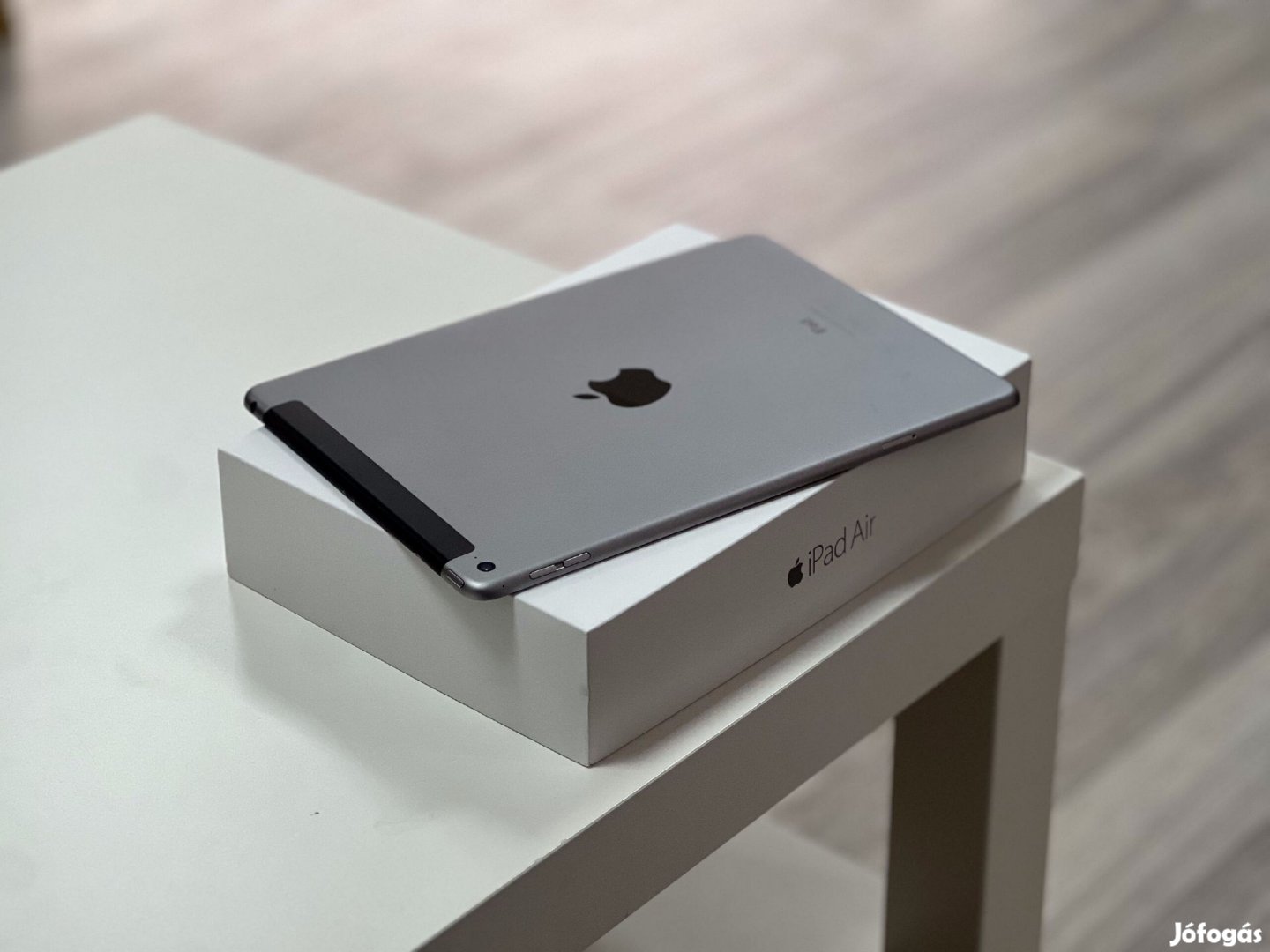 iPad Air 2th Generáció Space Gray CEL 32GB 2 Év Garanciával