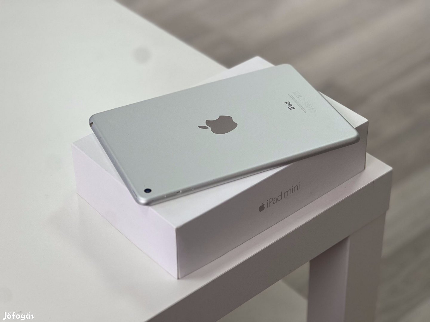 iPad Mini 4th Generáció Silver 64GB 2 Év Garanciával Számlával