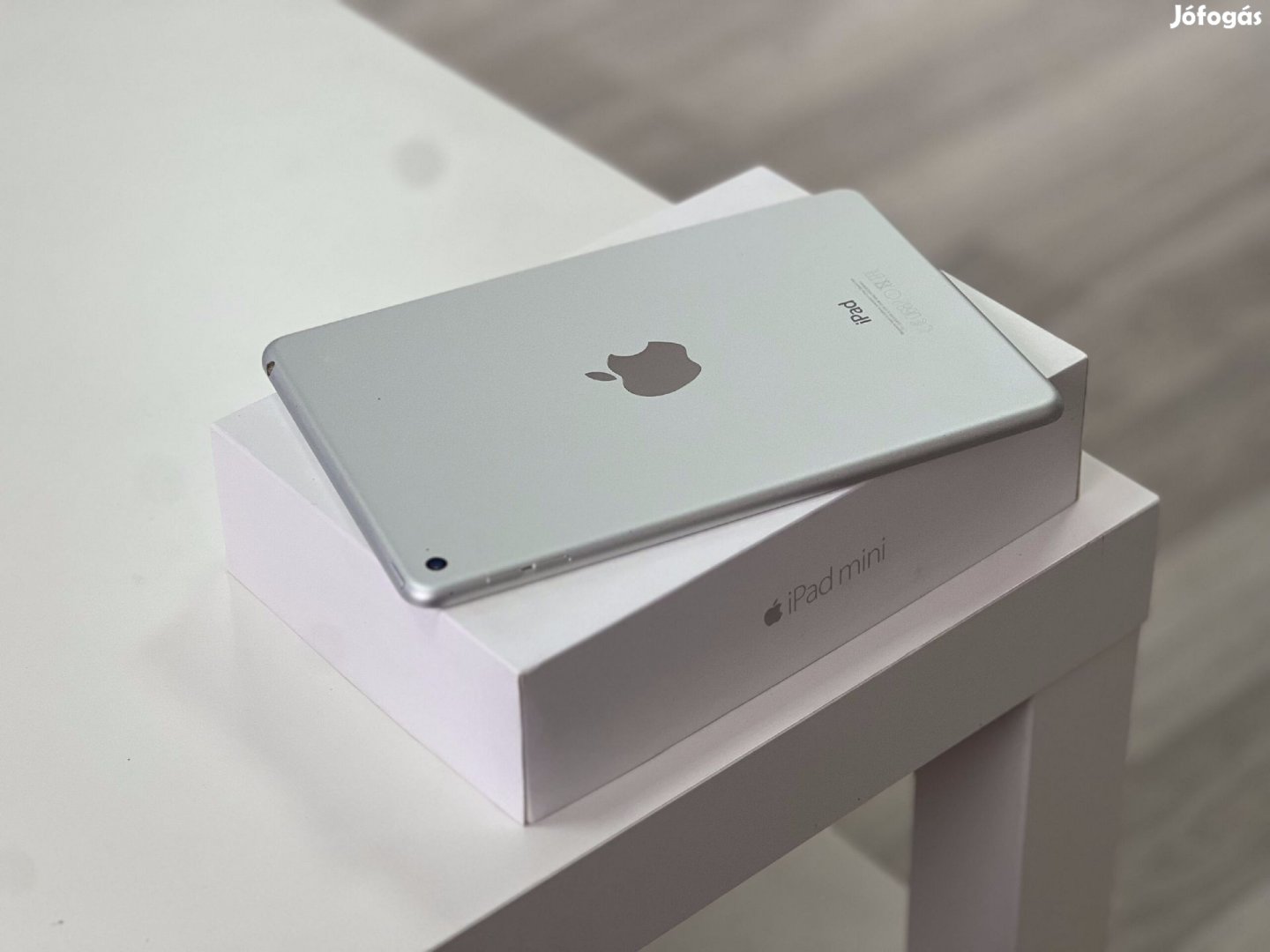 iPad Mini 4th Generáció Silver 64GB 2 Év Garanciával Számlával