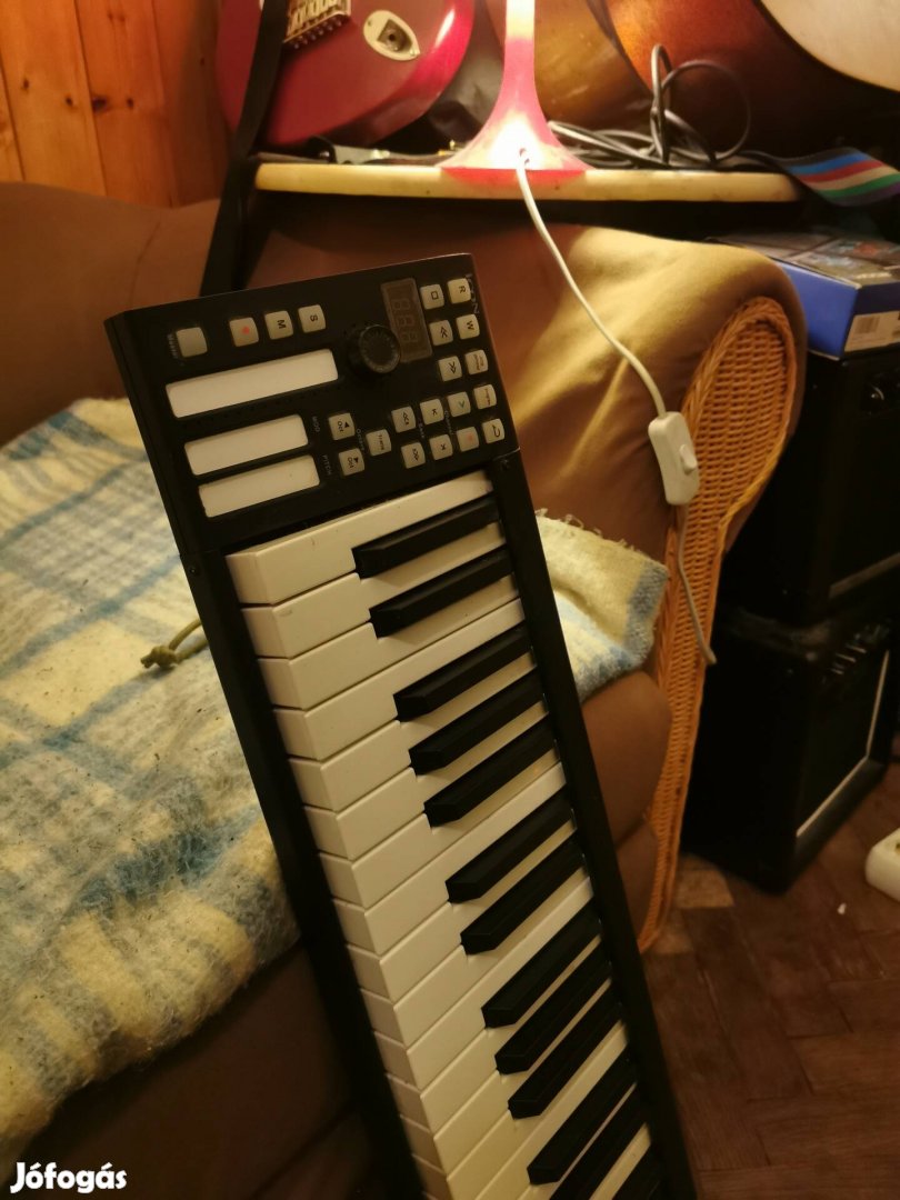 icon i-keyboard 4 37 billentyűs MIDI-kontroller