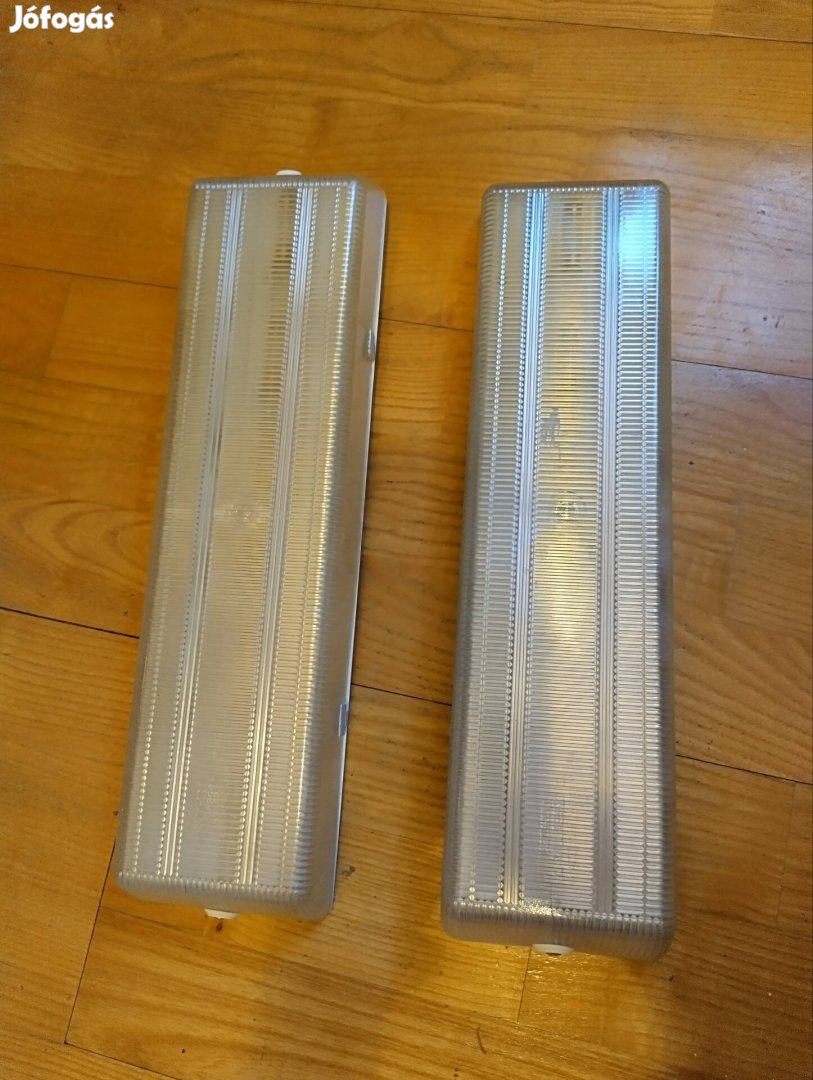 ikarus utastér szofita lámpa