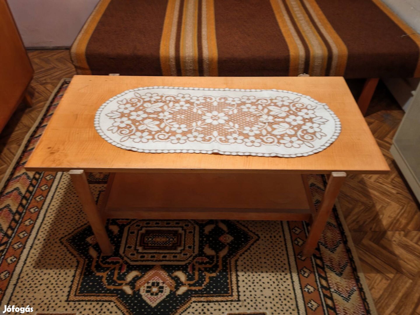 ingyenes!!! Dohányzóasztal 115x55x50