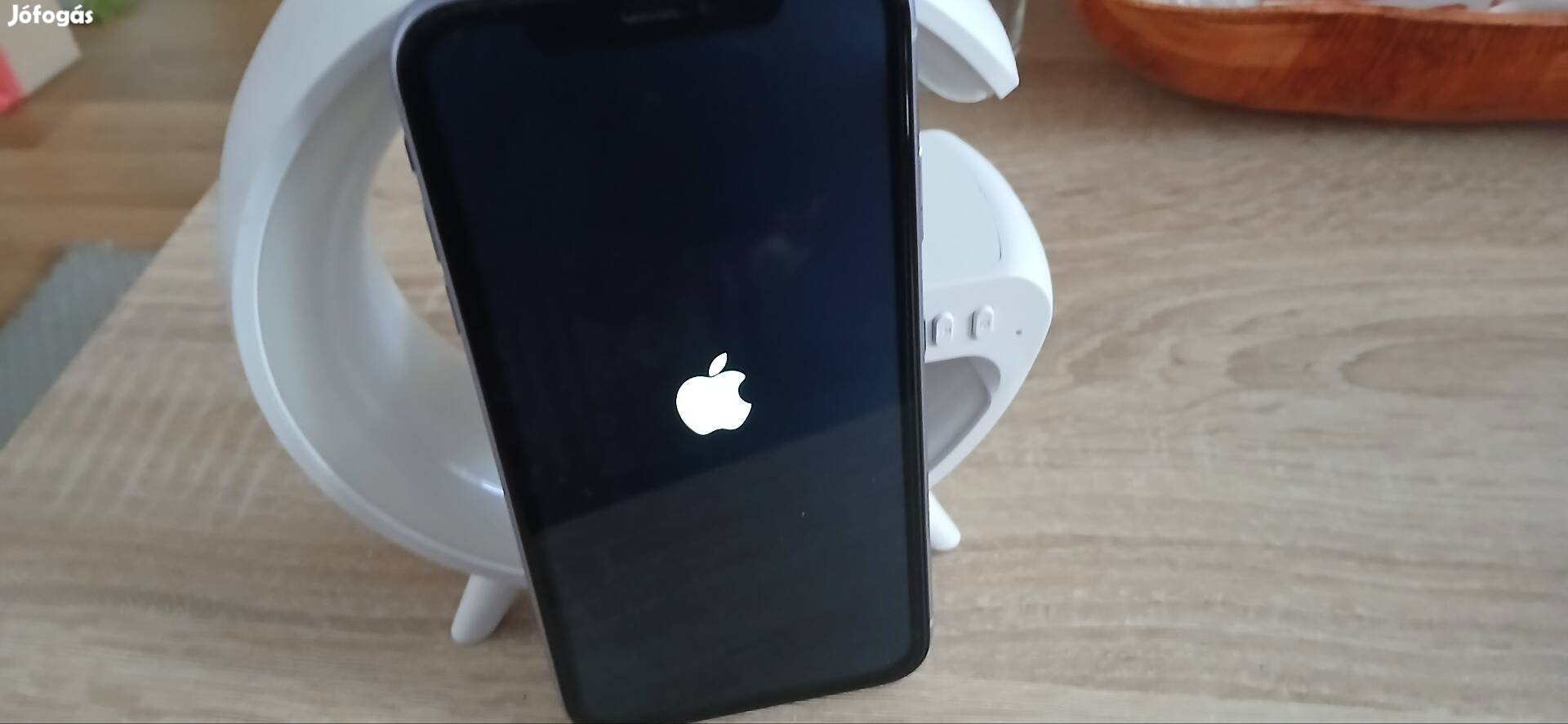 iphone 11,64gb,független,lila,hátlap törött,hibátlan működés.