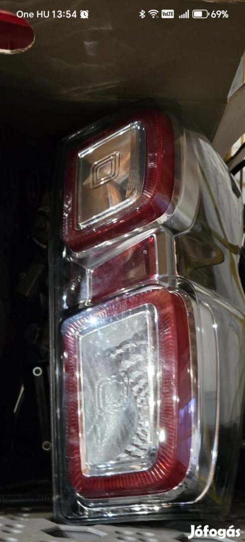 isuzu D-Max gyári hátsó lámpa eladó! 