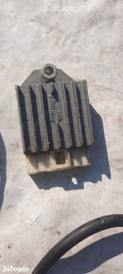 italjet formula feszültség szabályzó