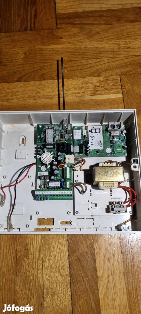 jablotron JA-63KR Profi központ 