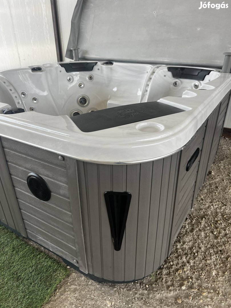 jakuzzi , jacuzzi