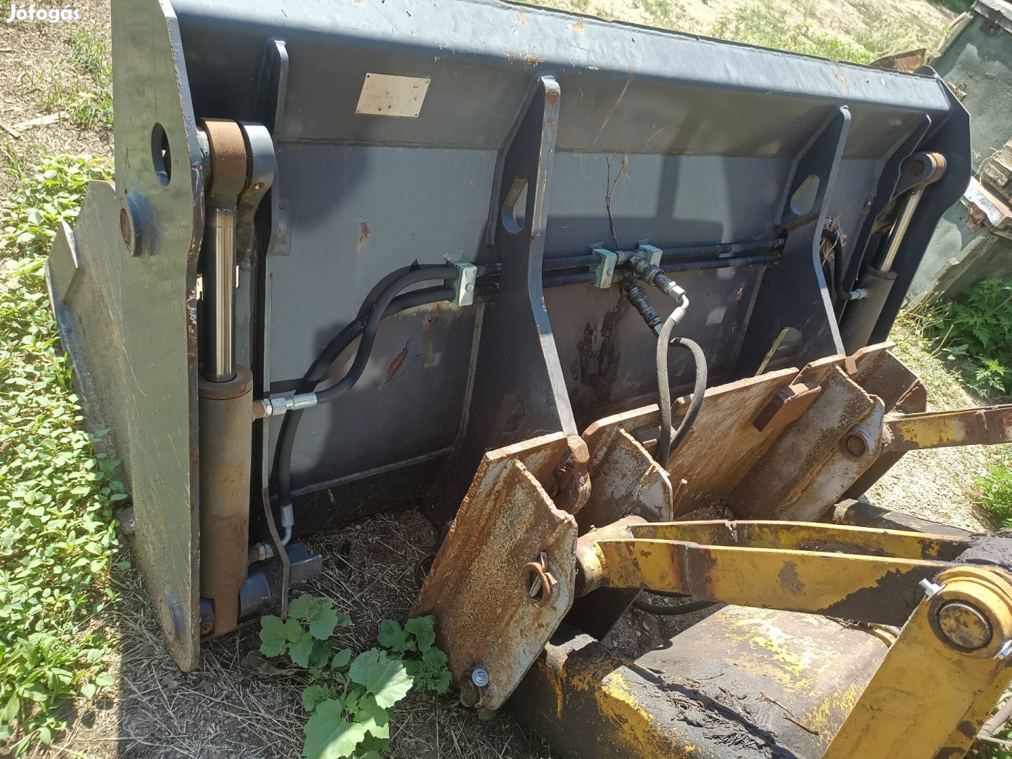 jcb 3cx + betonkeverő kanál