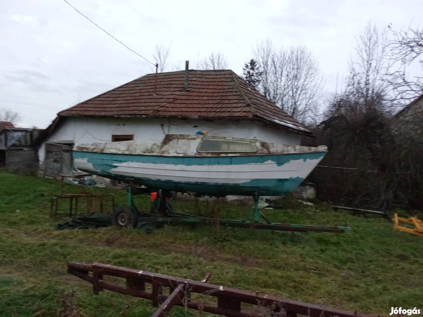 kabinok hajó felújításra eladó 5.8x2 M asol orosz vitorlás volt.