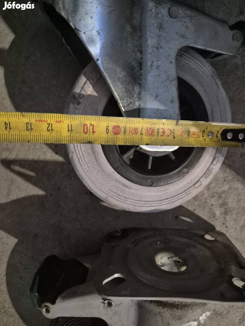 kerek.szerelokocsi kerekek