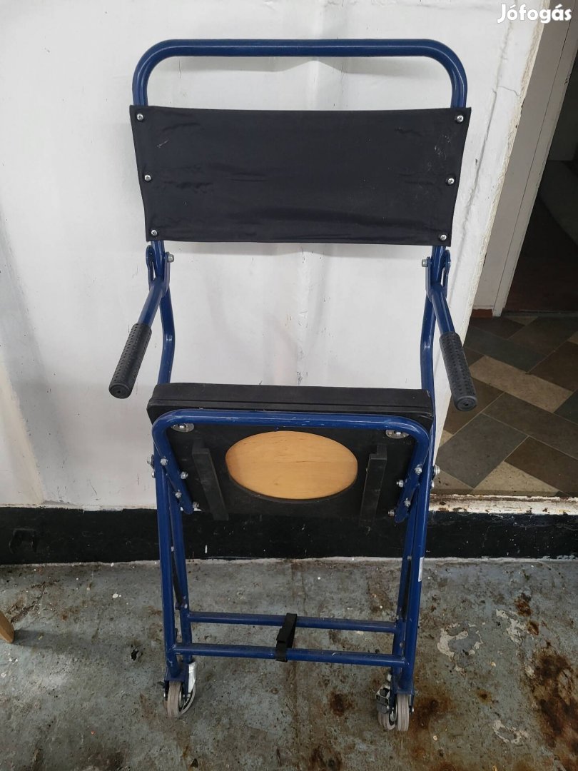 kerekes wc elvihető