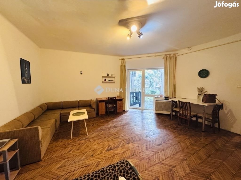 kertes belvárosi kislakás