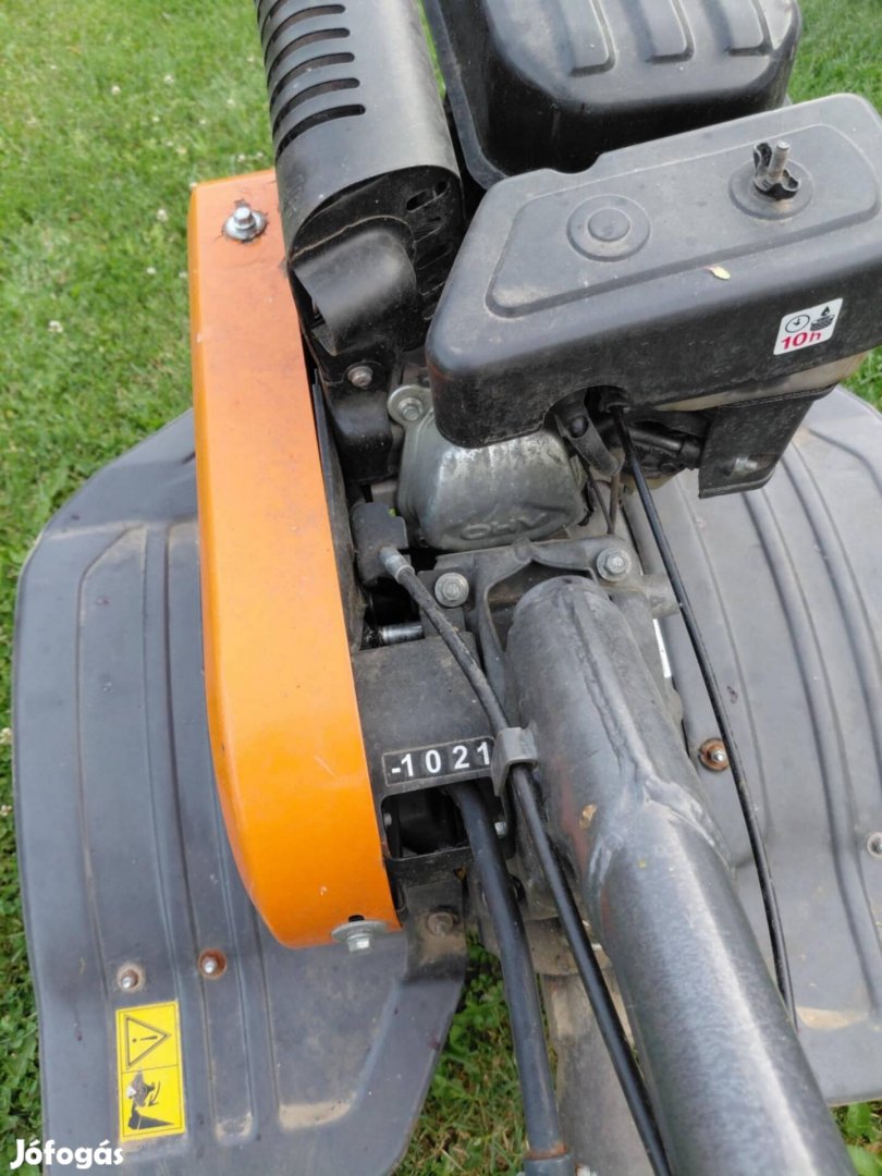 kerti kis traktor
