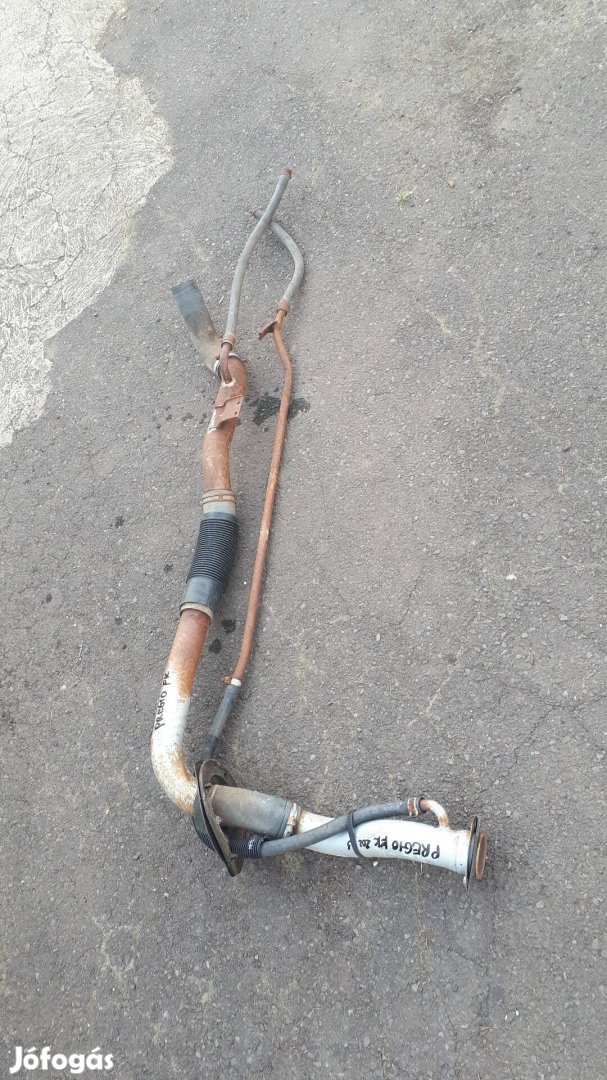 kia pregio   tankbeöntő cső 