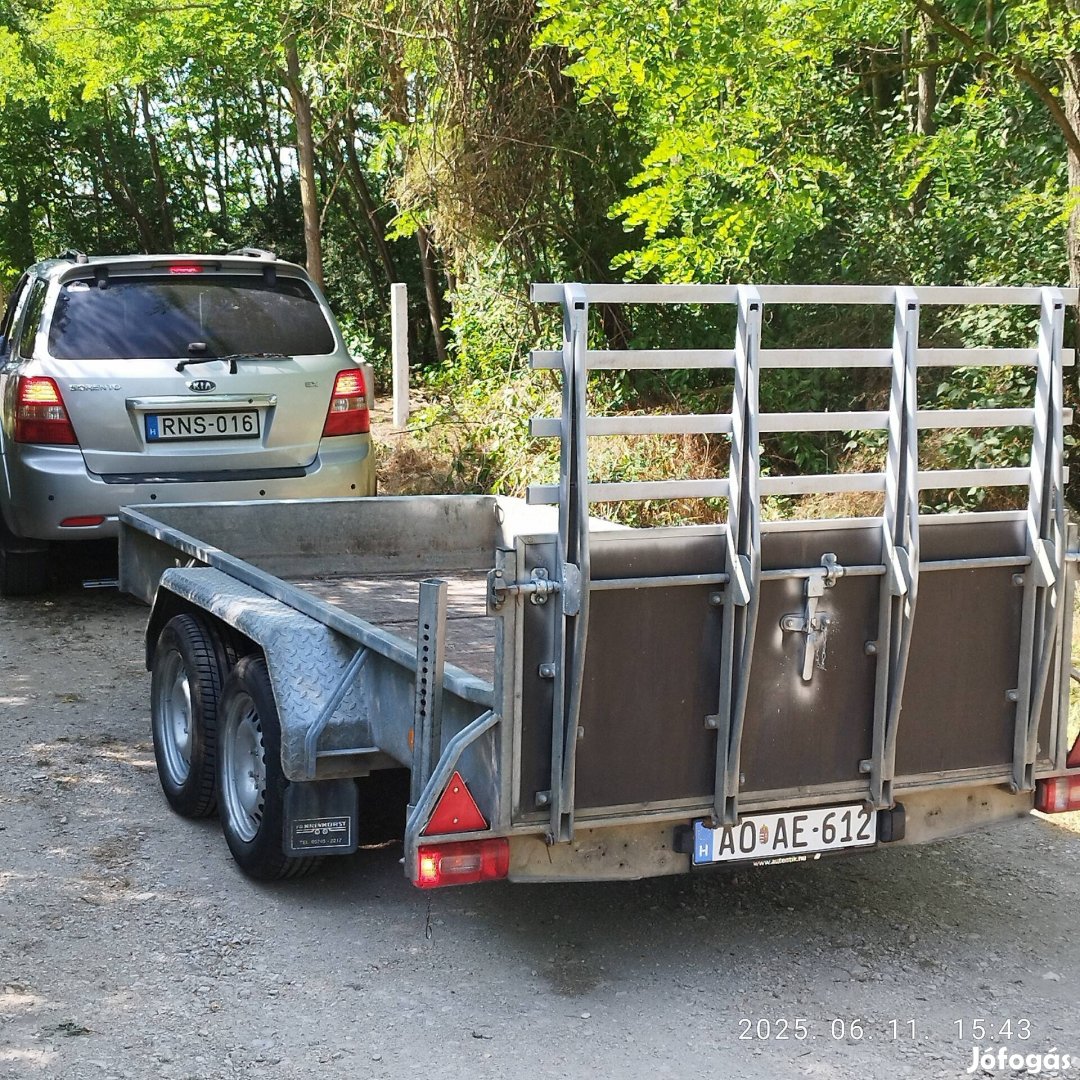 kisgépszállitó utánfutó friss műszakival kitünő állapotban eladó 2,5t