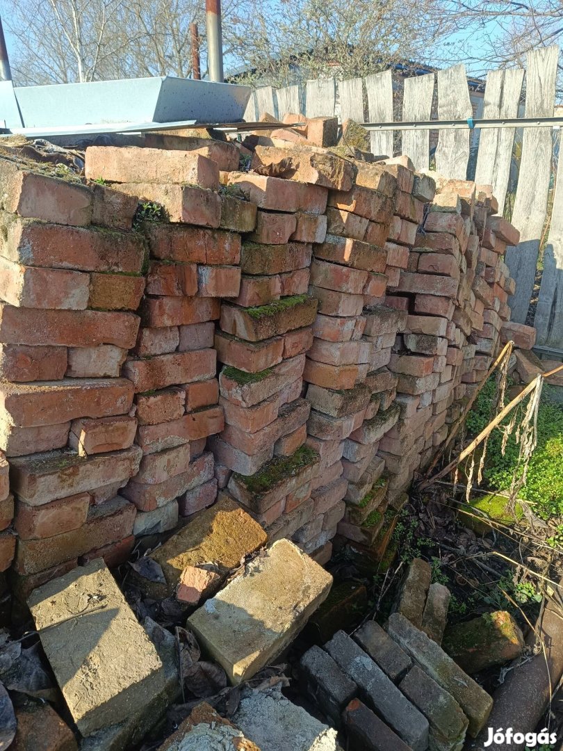 kisméretű tégla