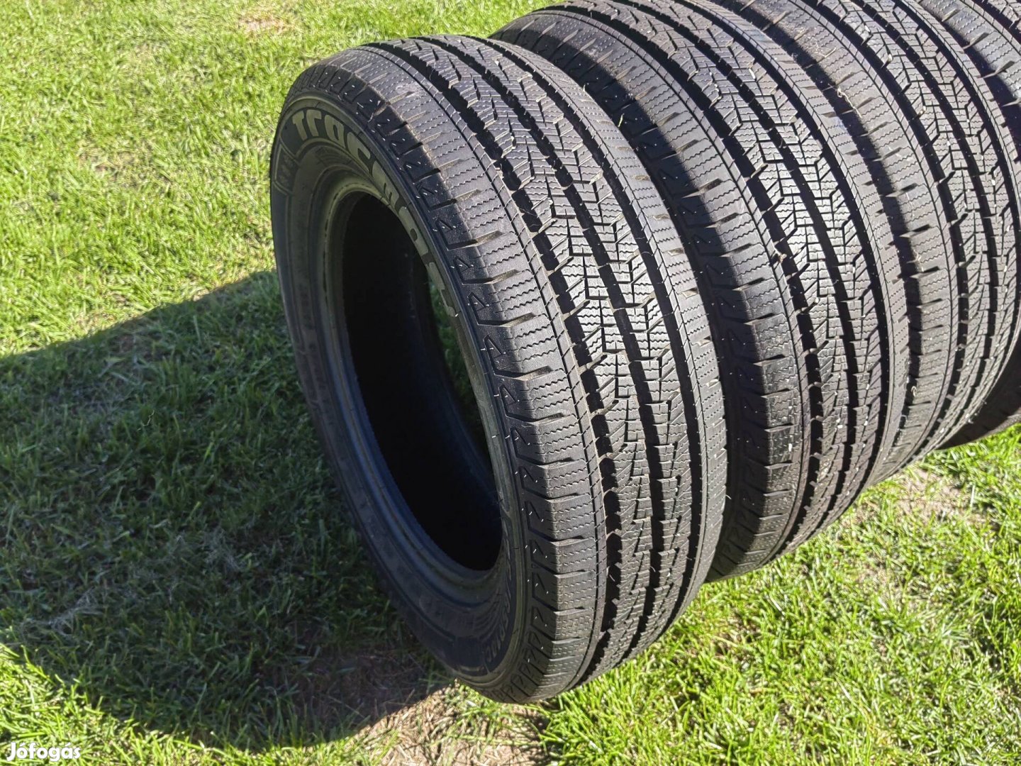 kisteherautó téli gumi garnitúra