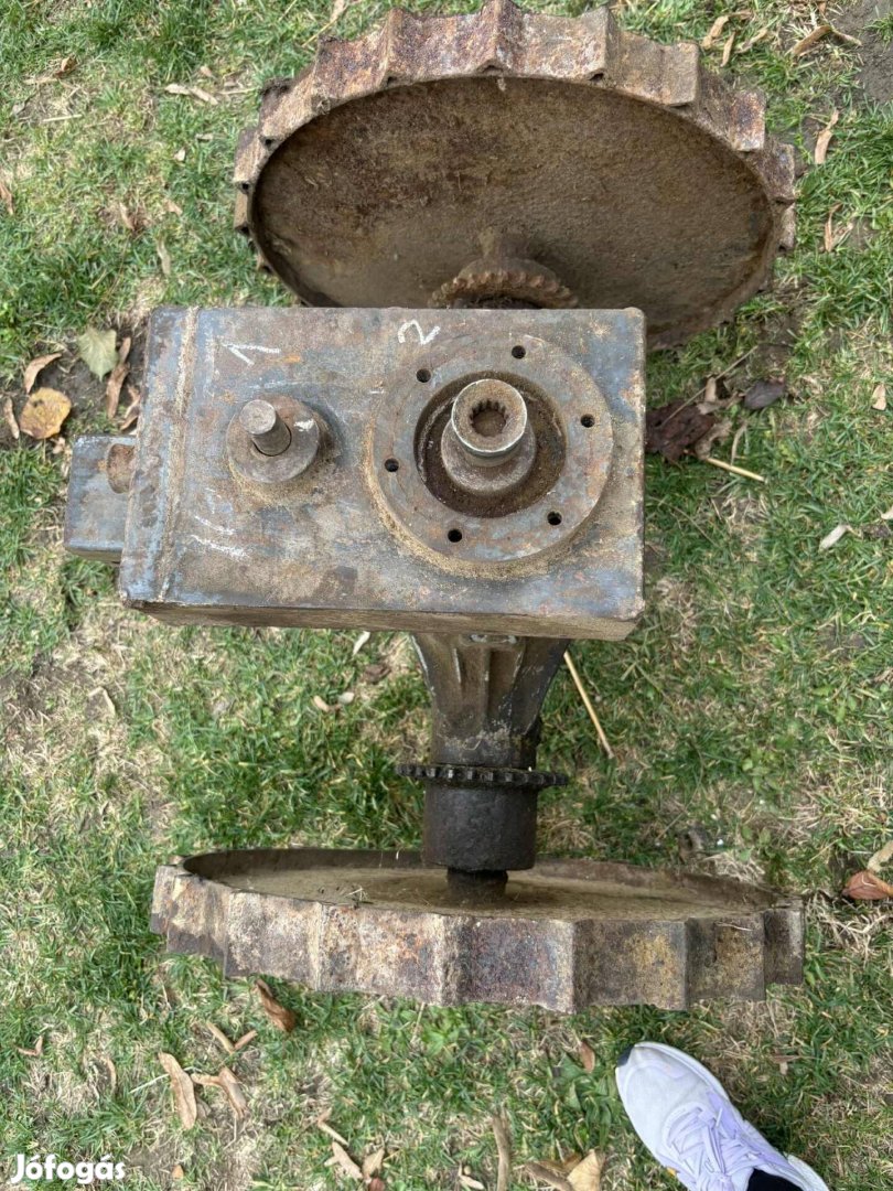 kistraktor alkatrész 