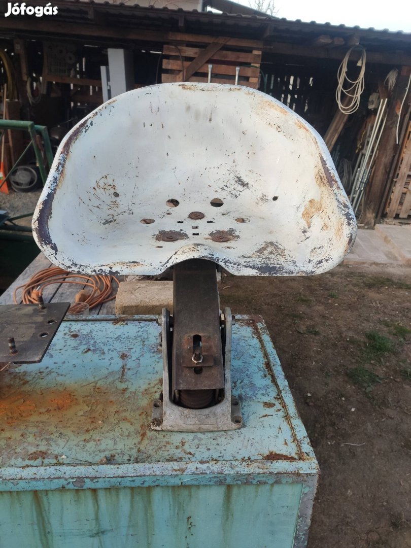 kistraktorhoz ülés T 25 Vlagyimirec 