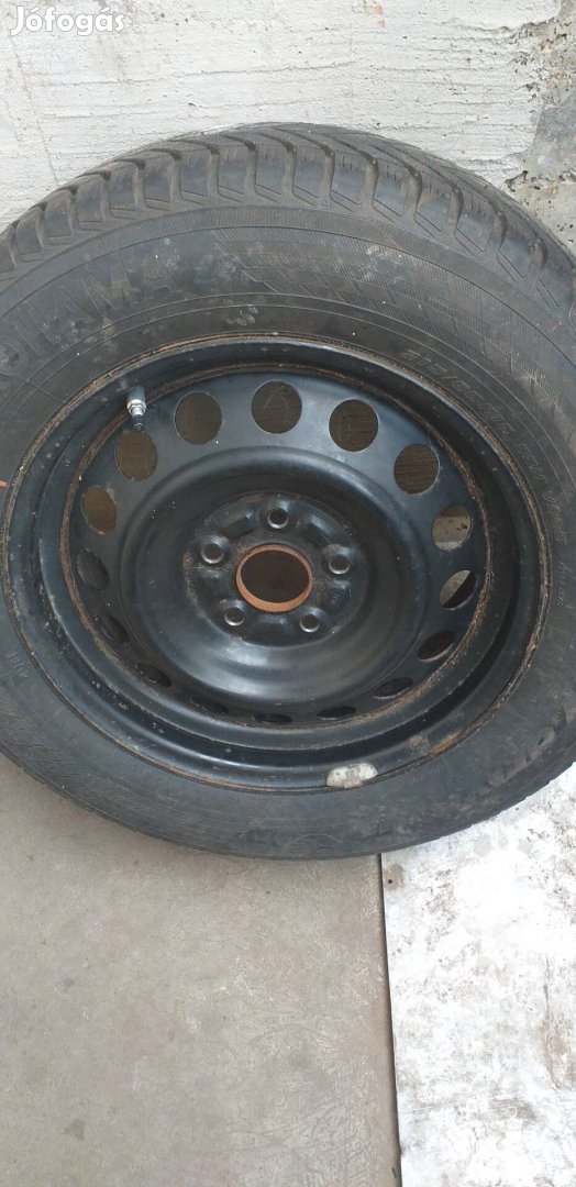 kitűnő állapotu vitara téligumi