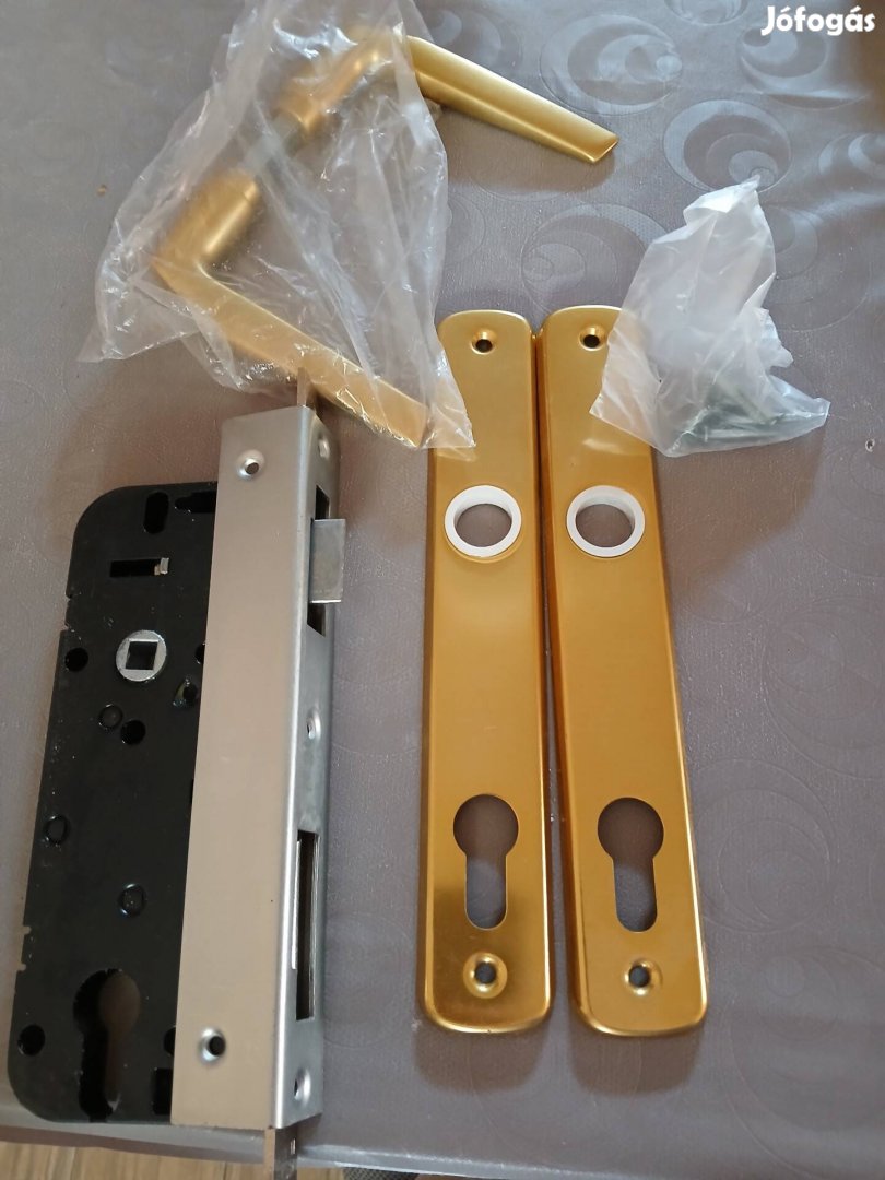 komplett Soproni zár.