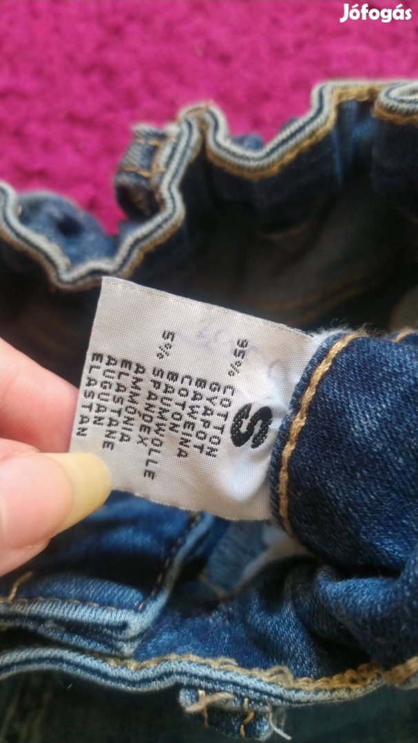 koptatott gumis derekú szűk szárú farmernadrág