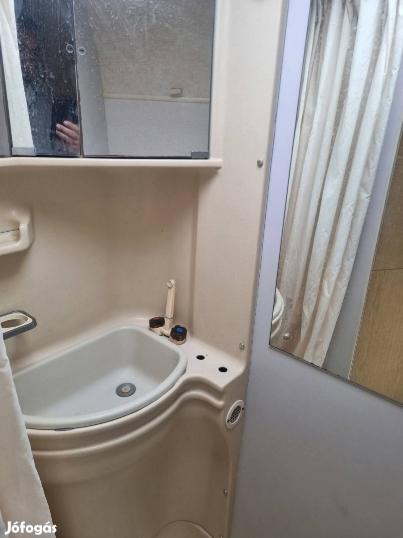 lakókocsi eladó 