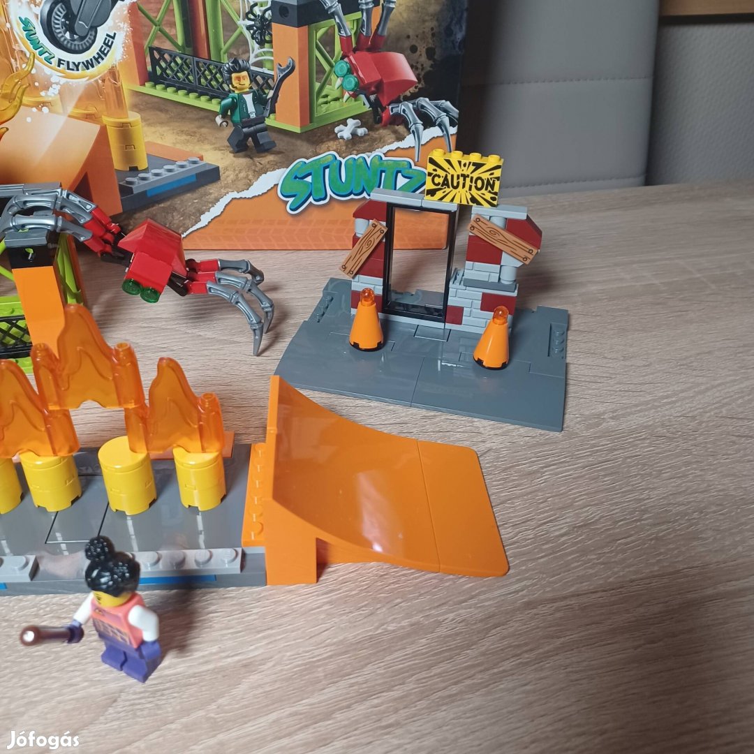 lego stuntz kaszkadőr park 60293