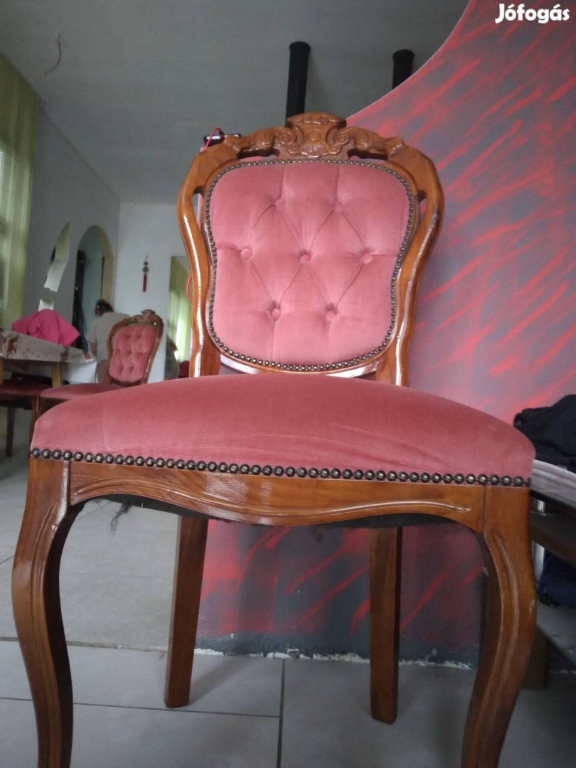 louis xv gombos vörös bársonyszék