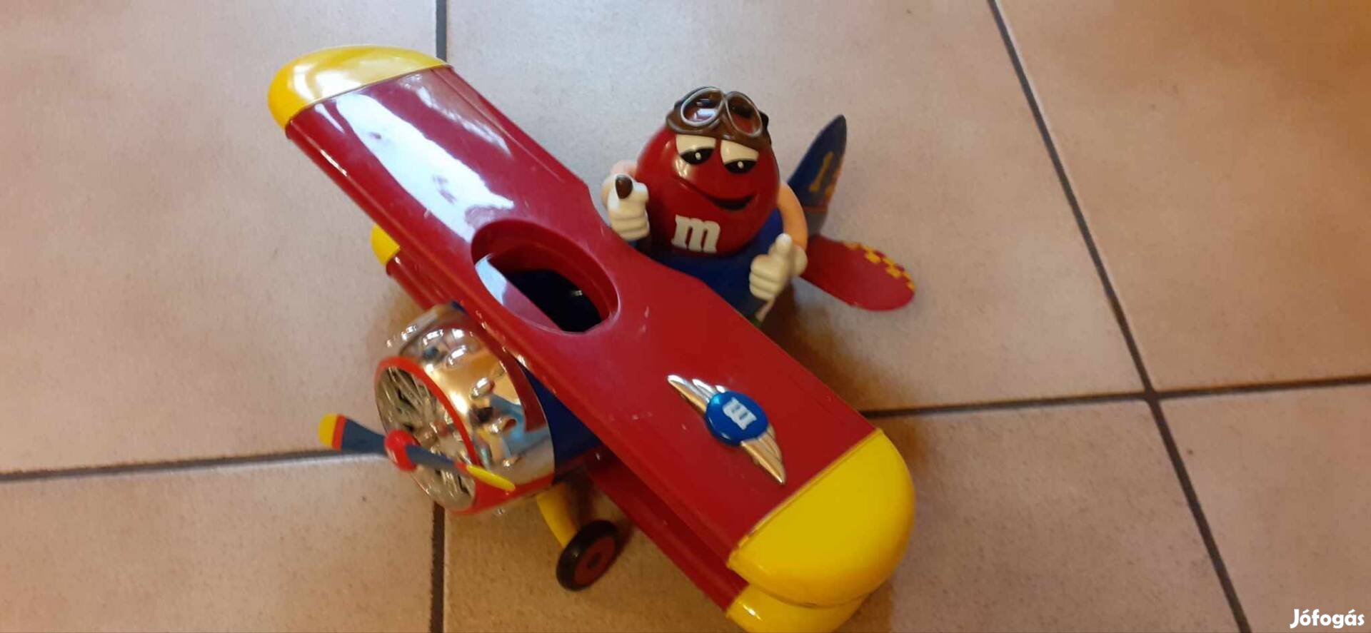 m&m repülőgép candy
