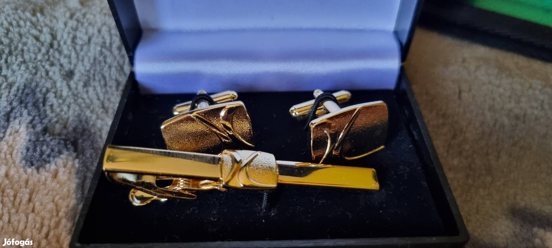 mandzsetta nyakkendőtű