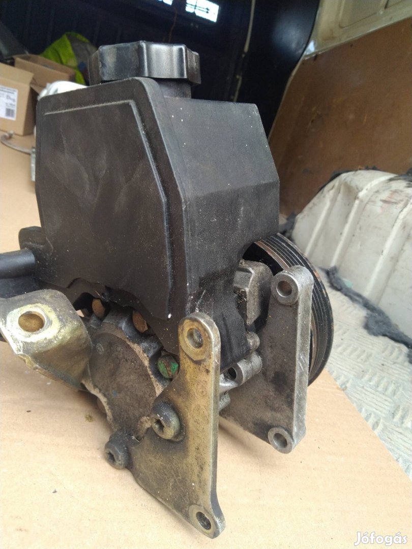mercedes kormány szervó szivattyú