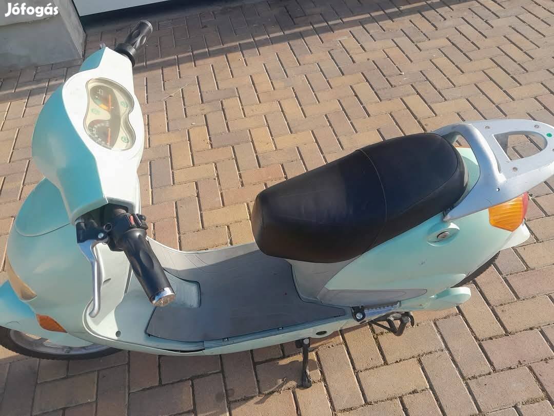 motor robogó