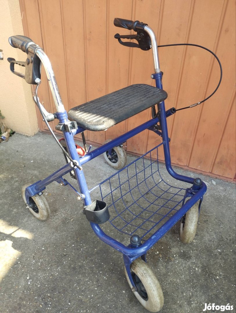 mozgáskorlátozott segédeszköz rolator