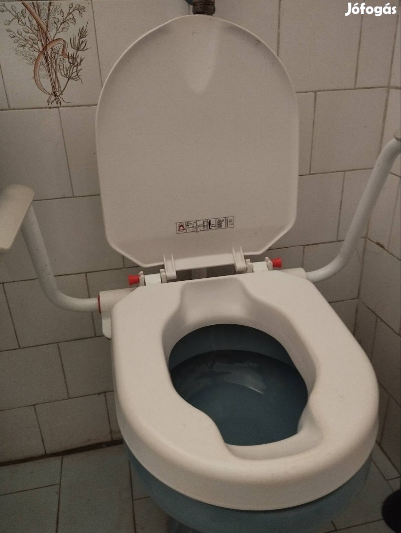 mozgáskorlátozott segédeszköz wc magasító