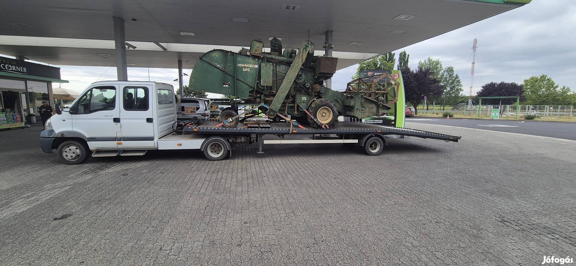 mtz traktor pótkocsi bálázó 