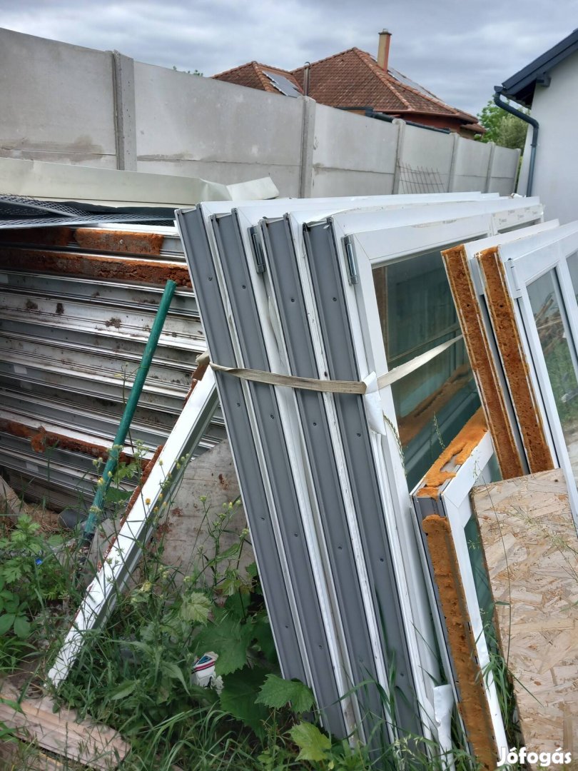 műanyag ablakok 120x166 hővédőüveges bukó nyiló olcsón