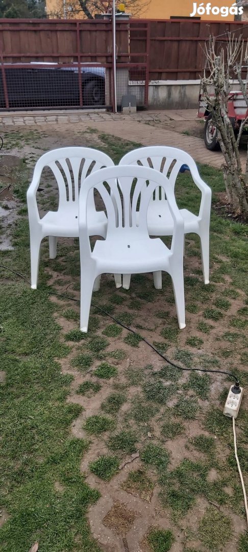 müanyag kertí szék